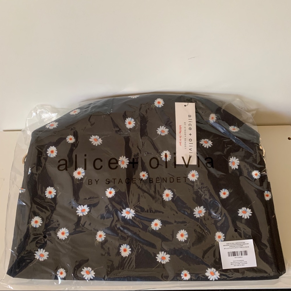 NWT Alice + Olivia Duffel Bag - Picture 12 of 13